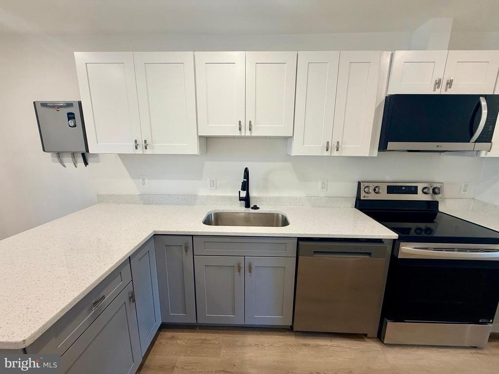2920 8th Street Ne - Photo 6