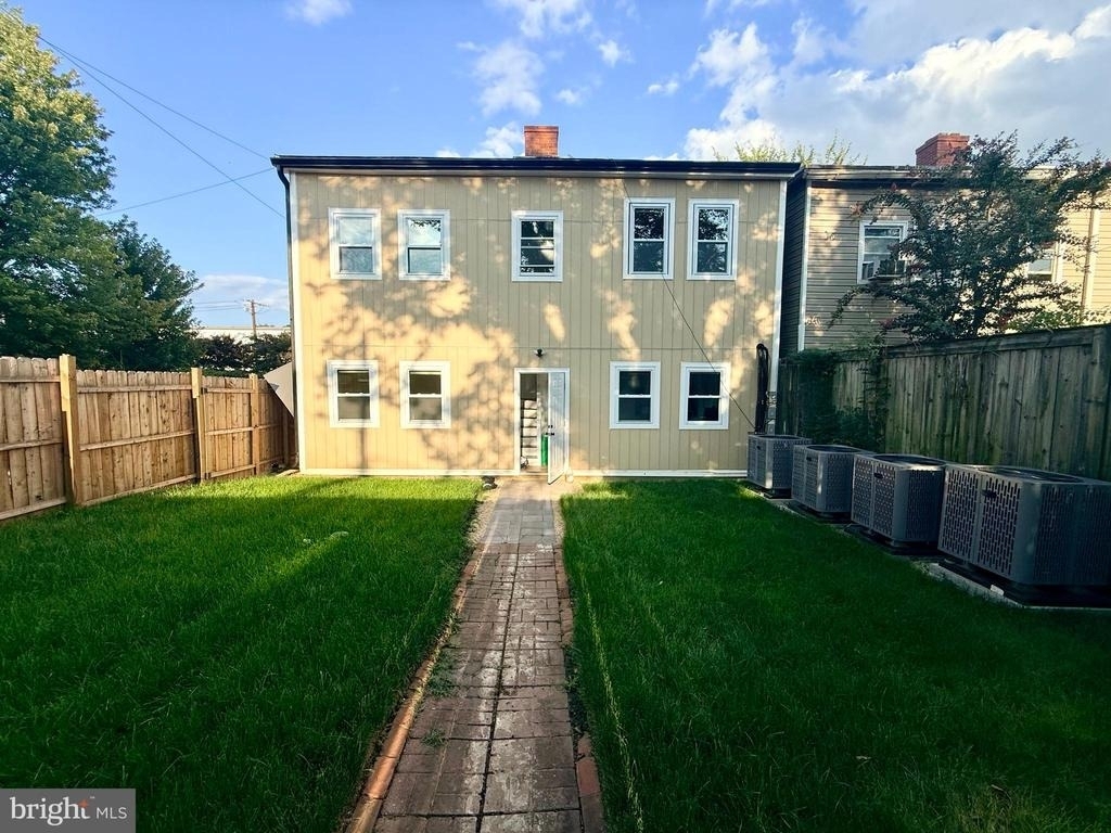 2920 8th Street Ne - Photo 17