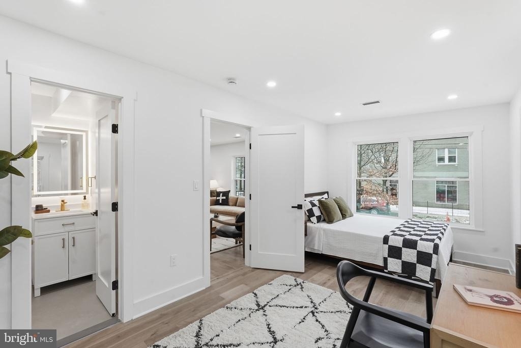 1355 Longfellow Street Nw - Photo 23