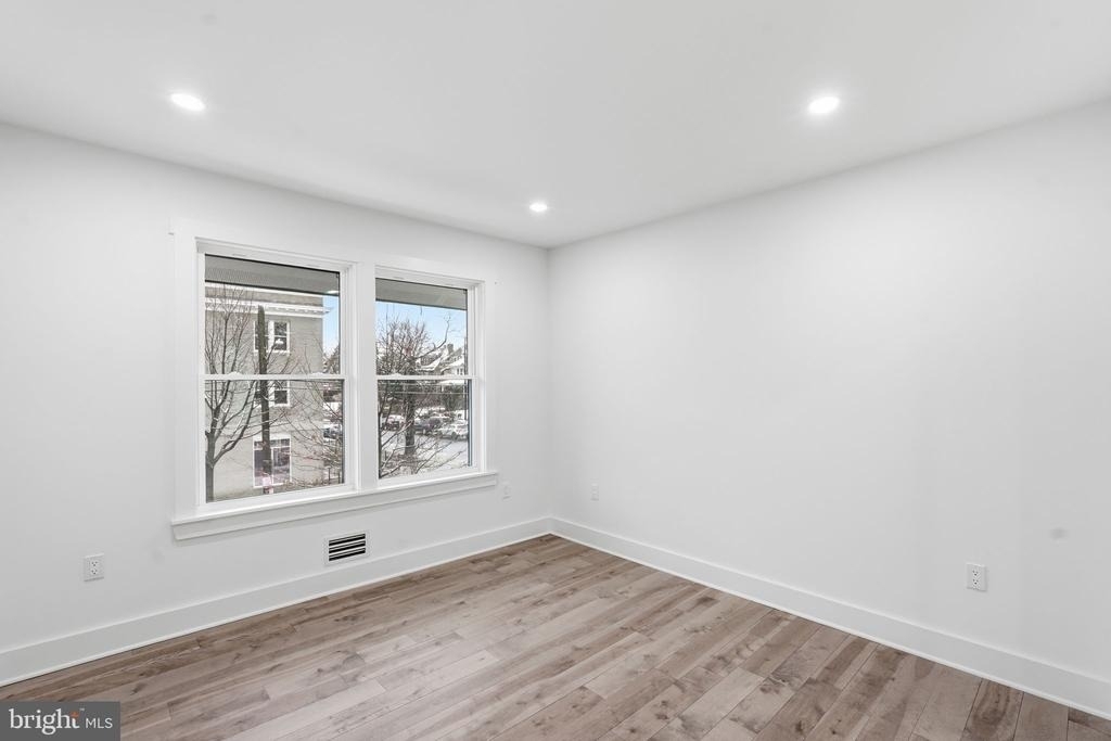 1355 Longfellow Street Nw - Photo 20