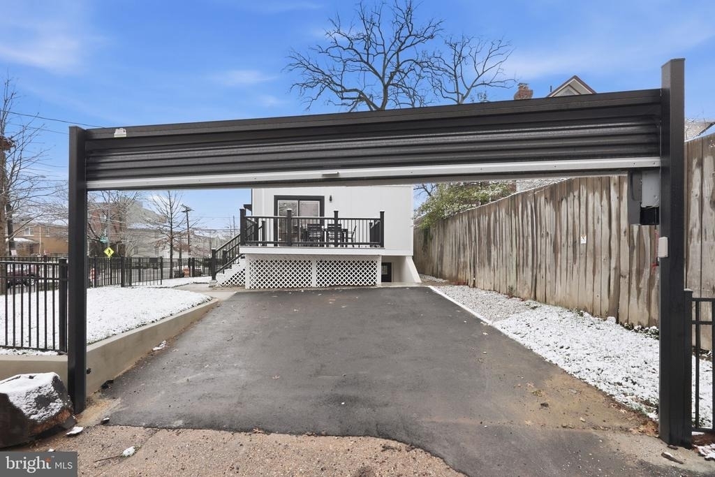 1355 Longfellow Street Nw - Photo 37