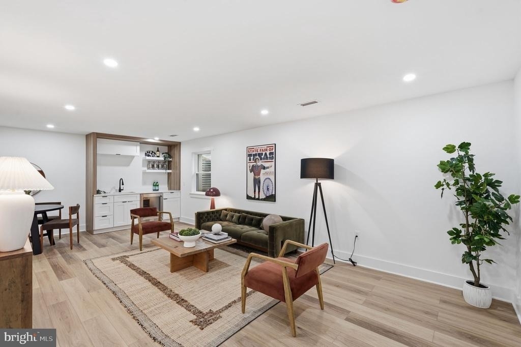 1355 Longfellow Street Nw - Photo 33
