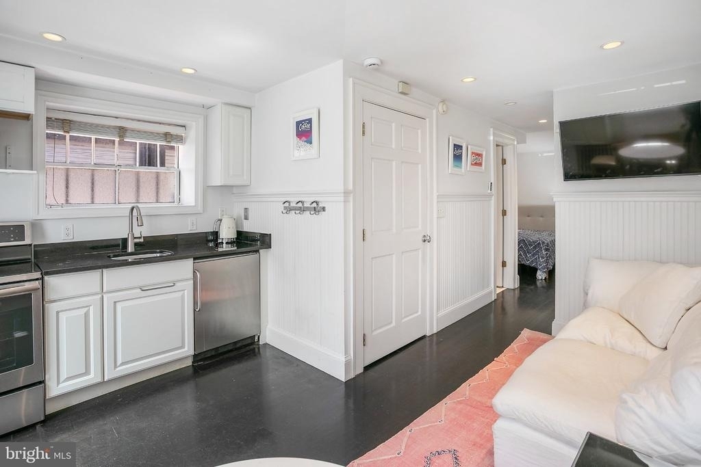 1832 Corcoran Street Nw - Photo 0