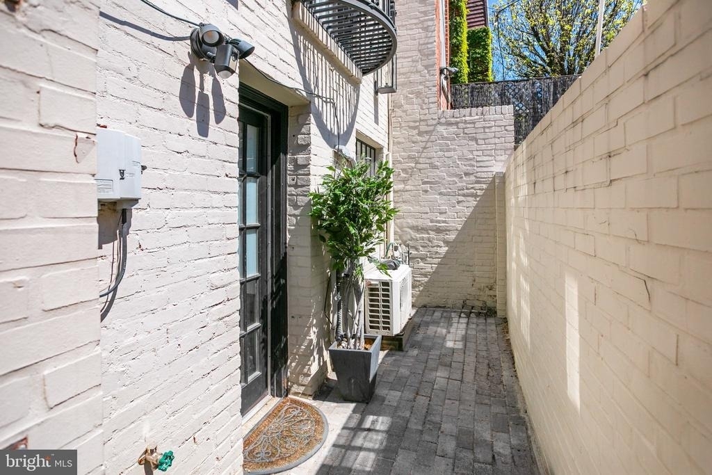 1832 Corcoran Street Nw - Photo 10
