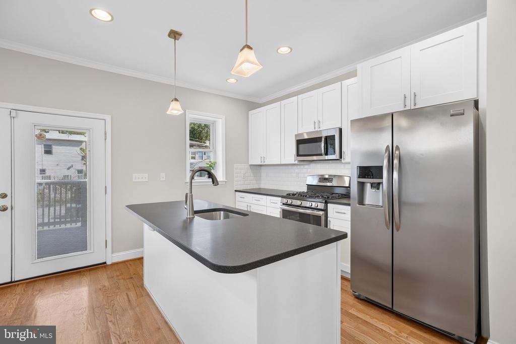743 Madison Street Nw - Photo 9