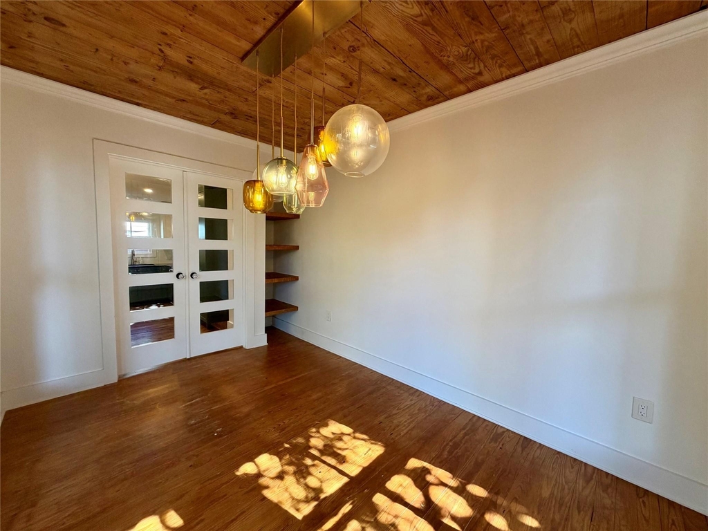 1211 E 2nd St - Photo 30