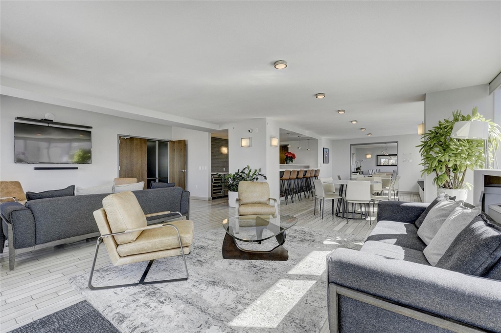 300 Bowie St - Photo 11
