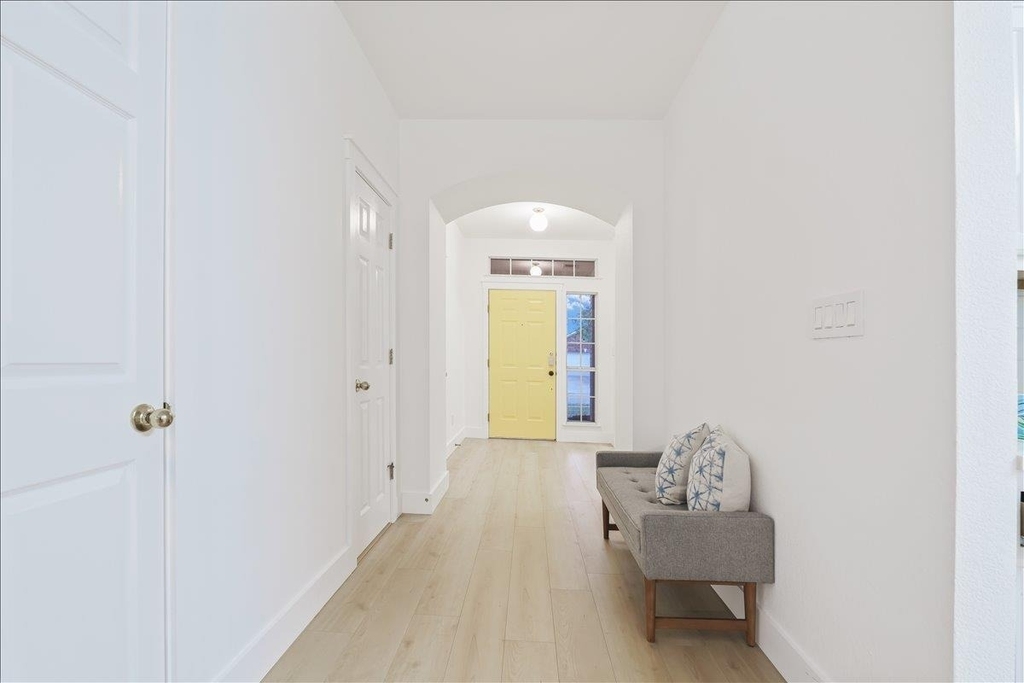 712 Arrowood Pl - Photo 4