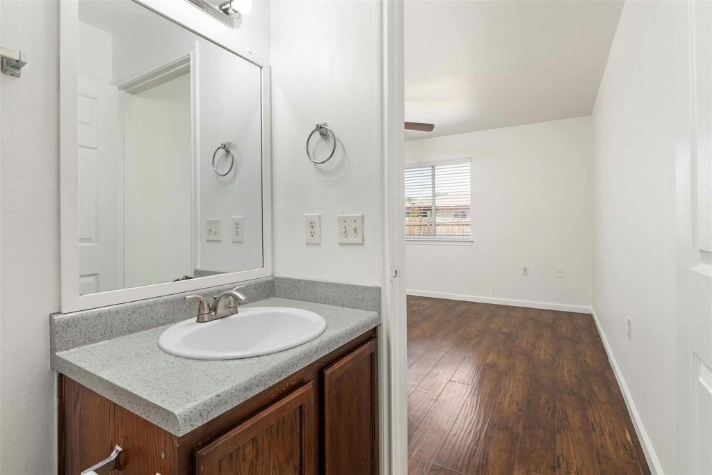 12524 Sky Harbor Dr - Photo 14