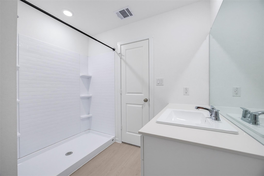 408 Paris St - Photo 21