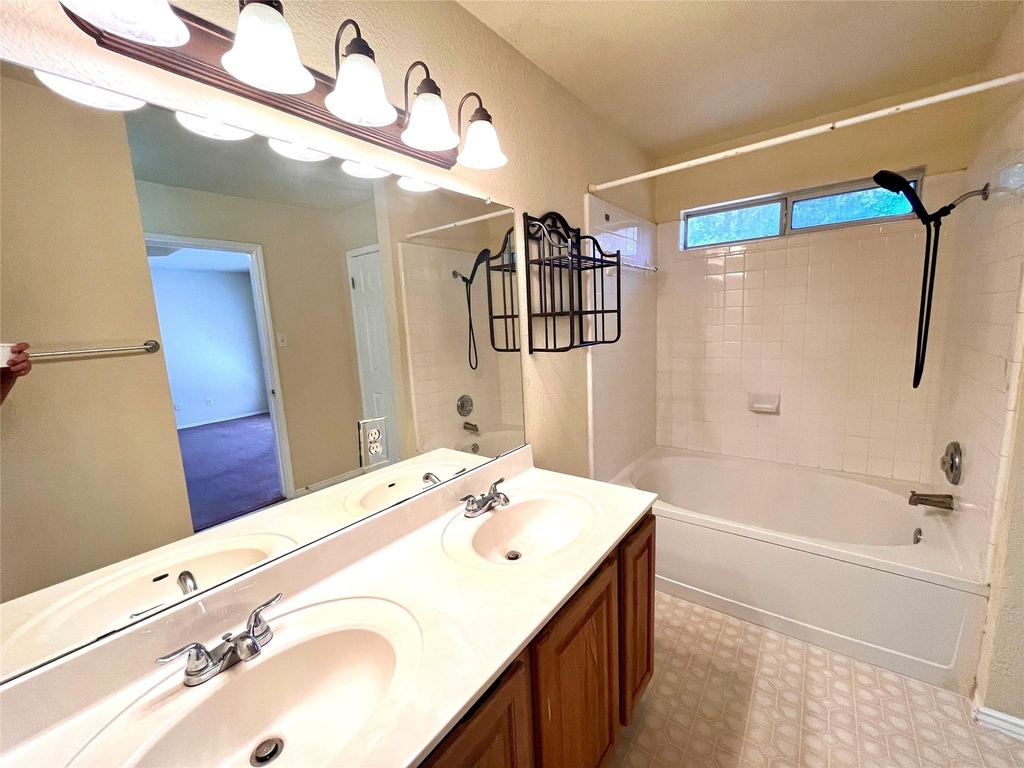100 Giancarlos Ln - Photo 12