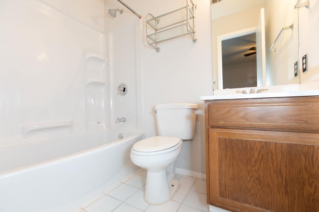2102 Courtney St - Photo 7