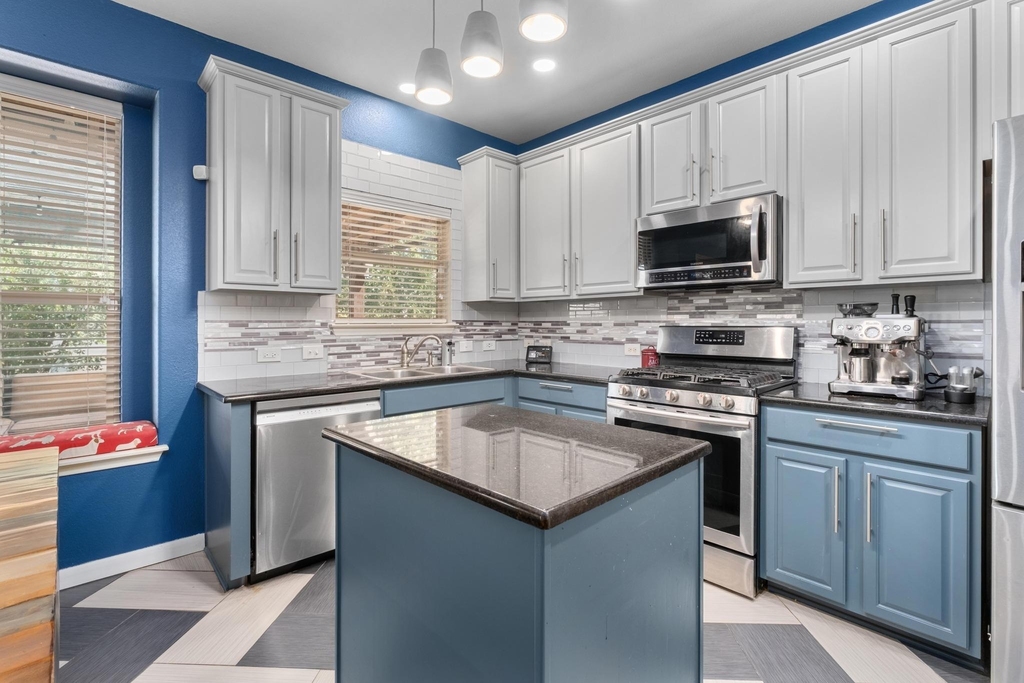 1801 Quiet Meadows Cv - Photo 9