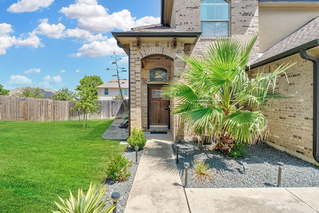 1801 Quiet Meadows Cv - Photo 3