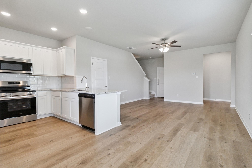 525 Caymus Dr - Photo 2