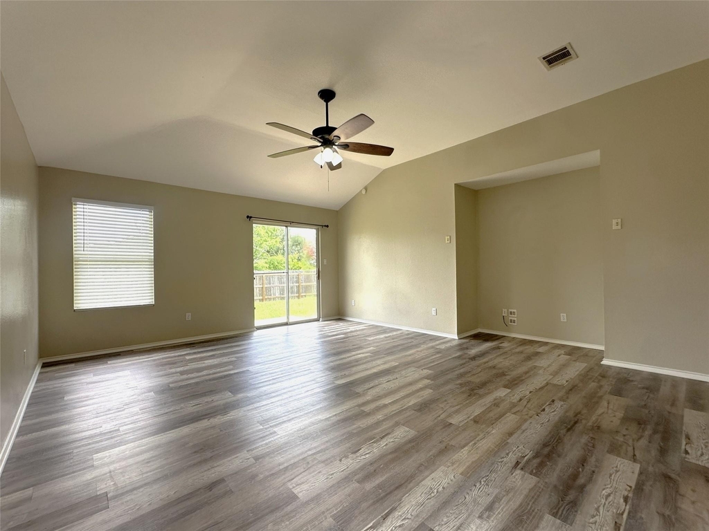 610 Riverway Ln - Photo 8