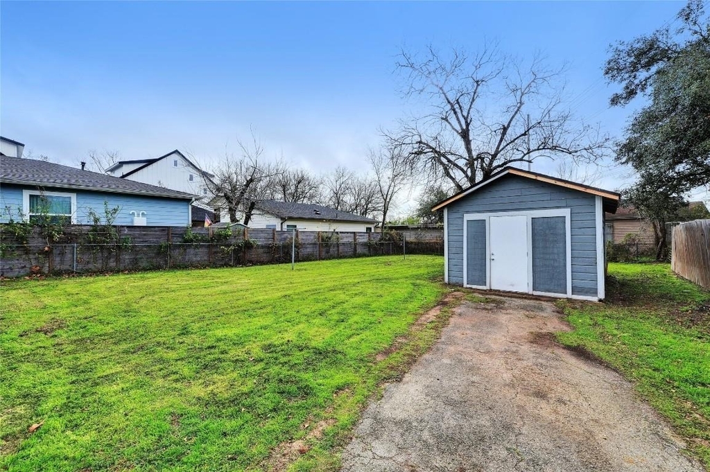 4603 Leslie Ave - Photo 16