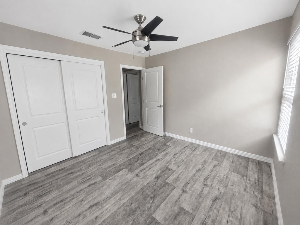 4603 Leslie Ave - Photo 13