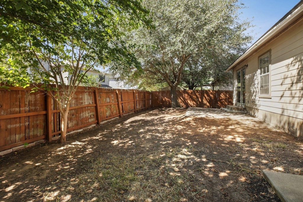 13312 Vizquel Loop - Photo 22