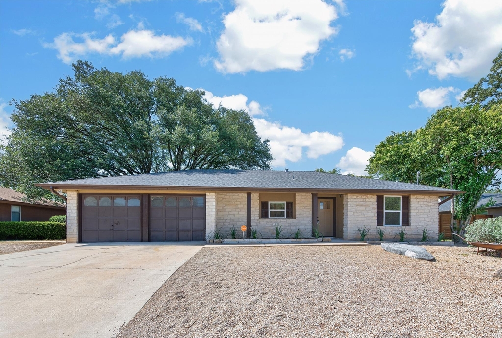 503 Lakeway Dr - Photo 0
