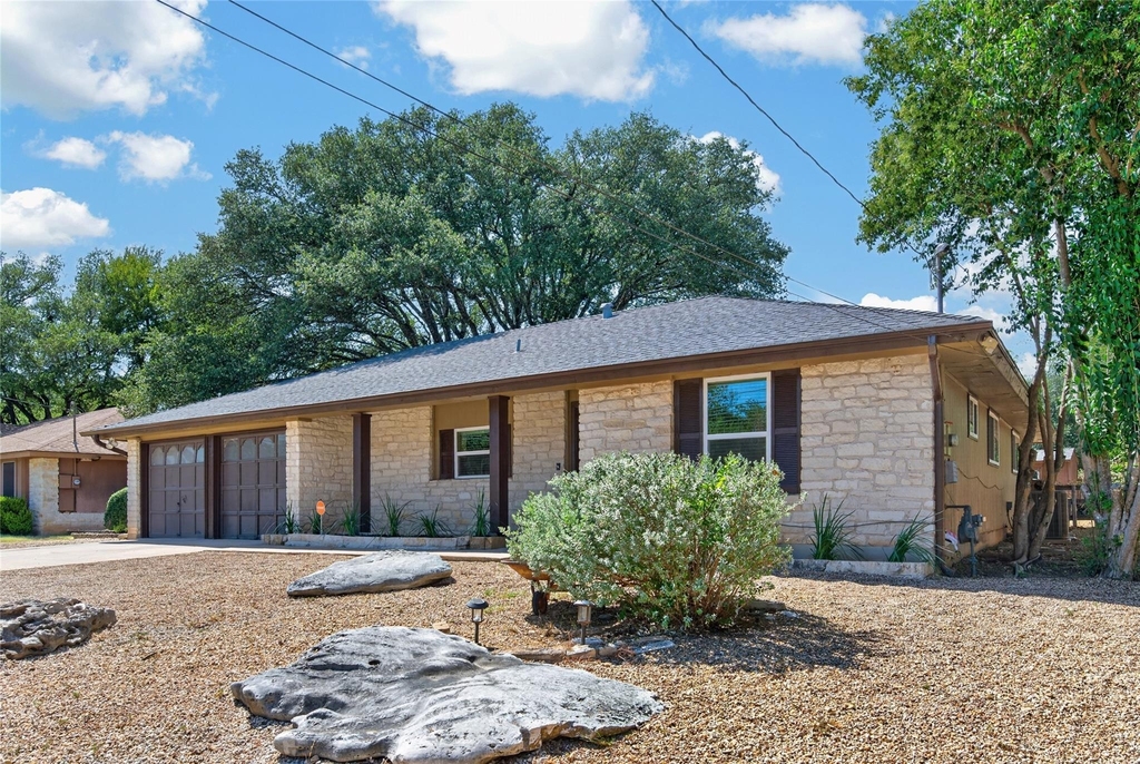 503 Lakeway Dr - Photo 1
