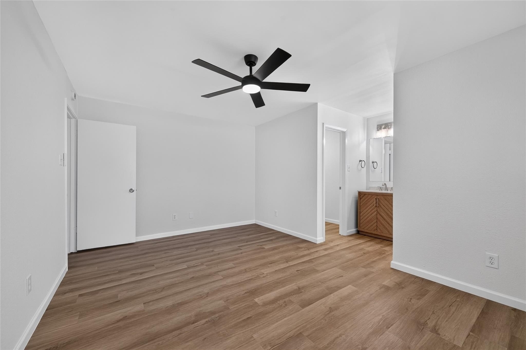 503 Lakeway Dr - Photo 13