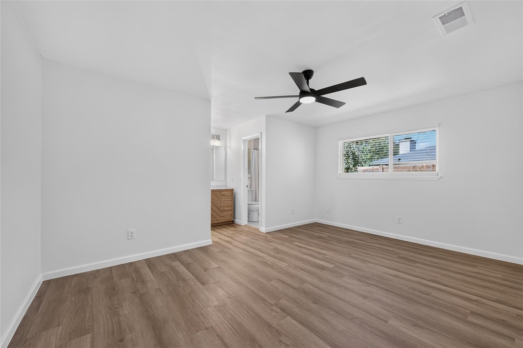 503 Lakeway Dr - Photo 12