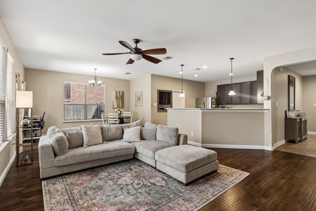 1113 Yellow Iris Rd - Photo 3