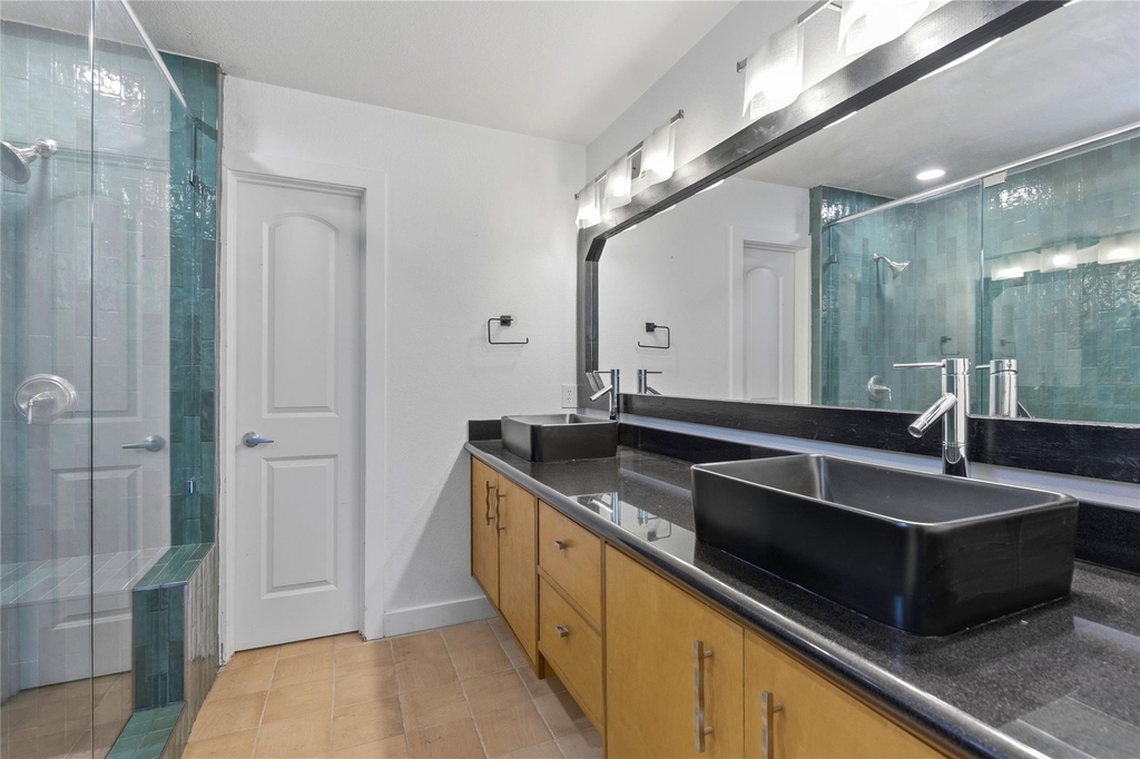 2610 Hidalgo St - Photo 19