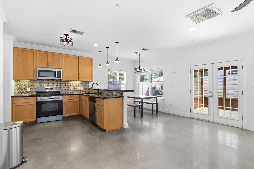 2610 Hidalgo St - Photo 5