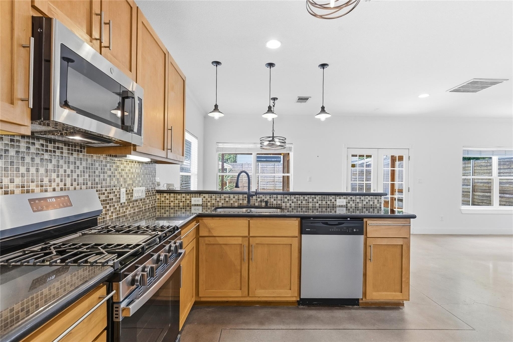 2610 Hidalgo St - Photo 7