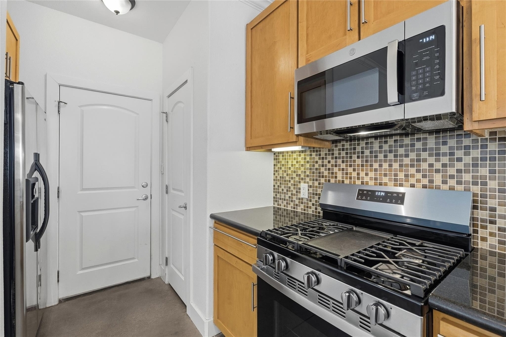 2610 Hidalgo St - Photo 8