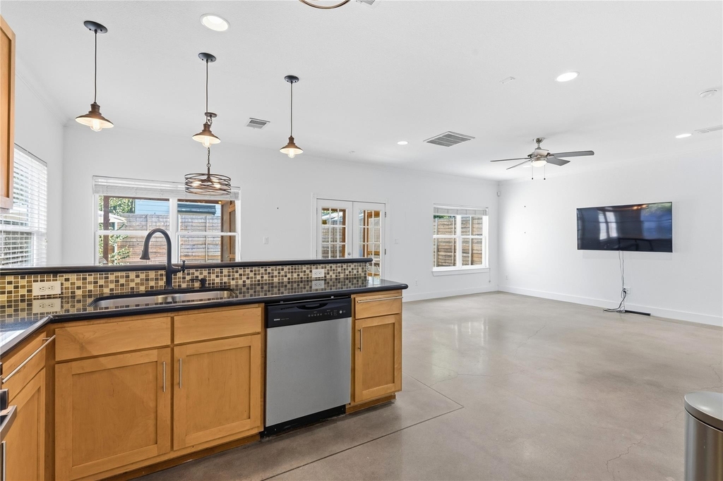 2610 Hidalgo St - Photo 9