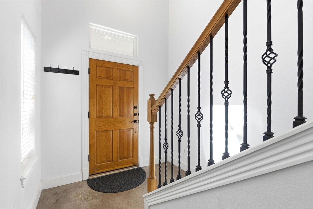 2610 Hidalgo St - Photo 3
