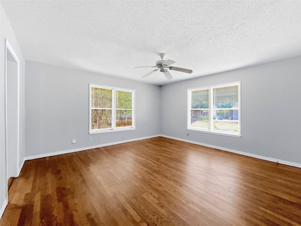 5400 Harmon Ave - Photo 4