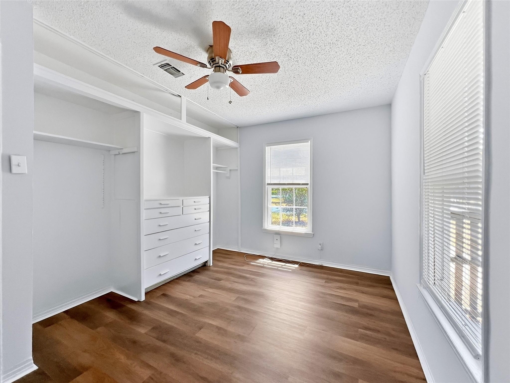 5400 Harmon Ave - Photo 12