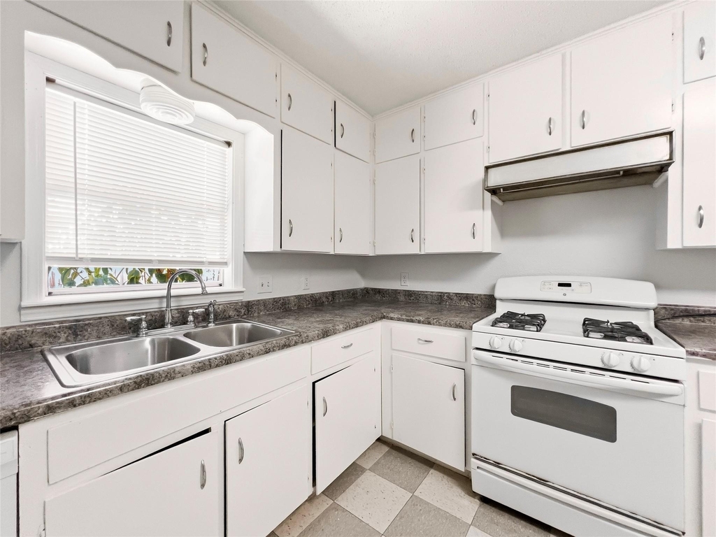 5400 Harmon Ave - Photo 8