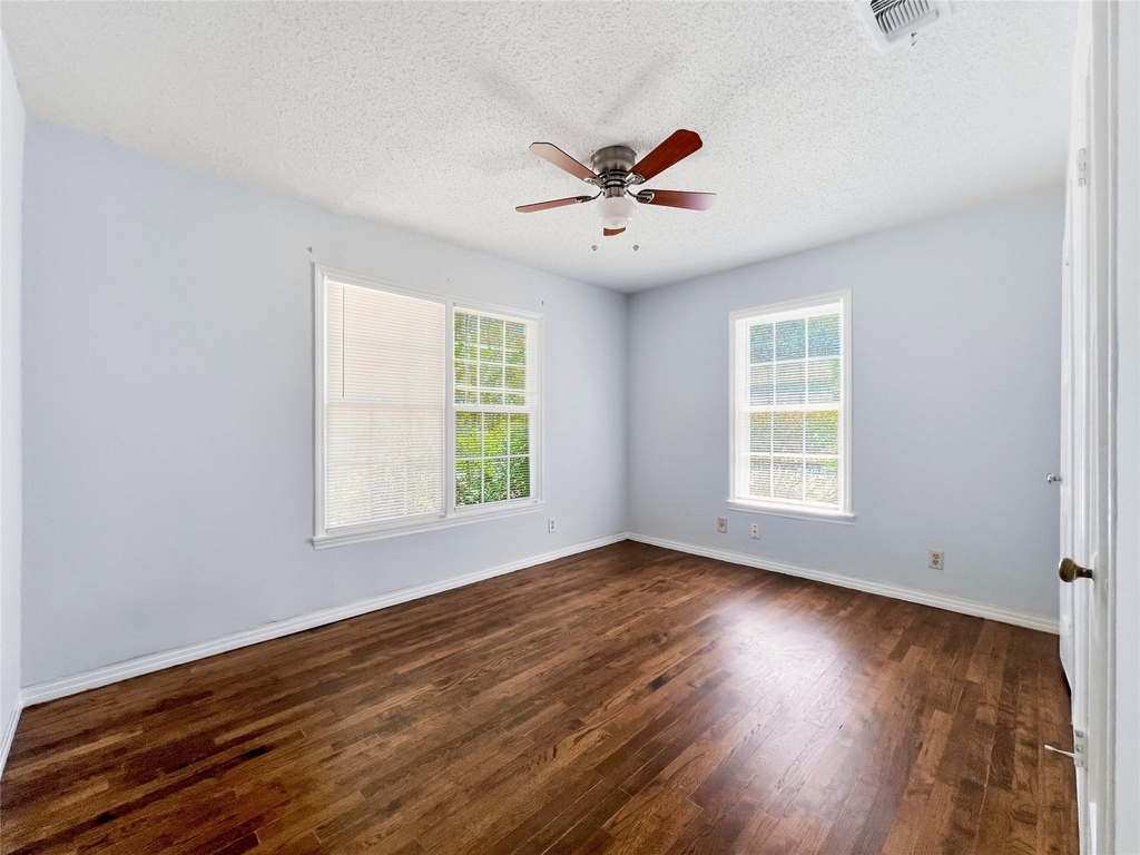 5400 Harmon Ave - Photo 5