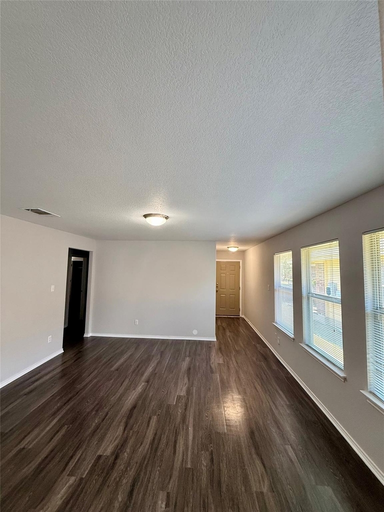3302 Etheredge Dr - Photo 2