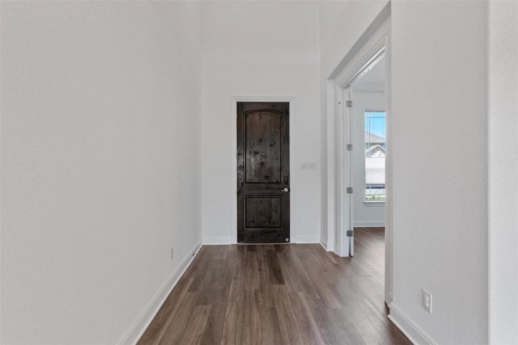 724 Landing Ln - Photo 1