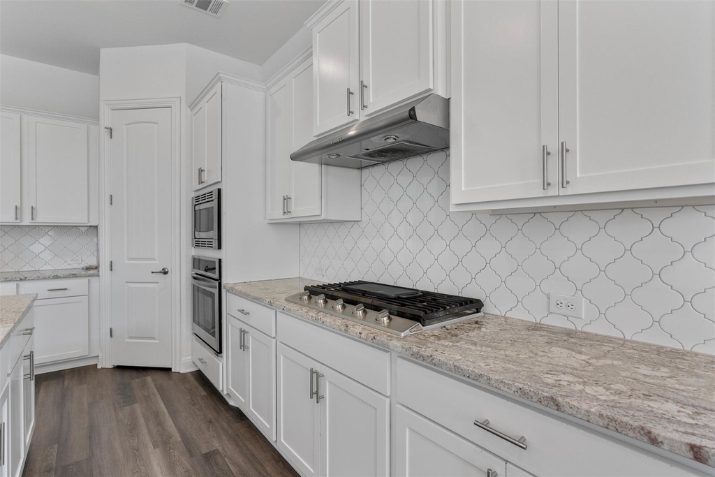 724 Landing Ln - Photo 13