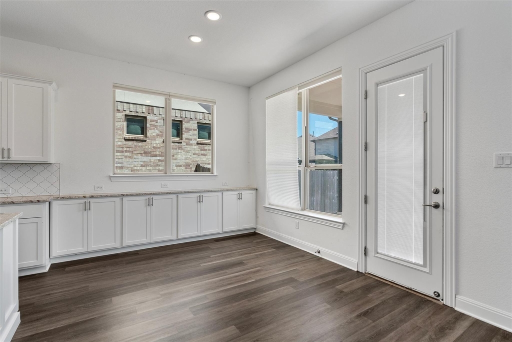 724 Landing Ln - Photo 9