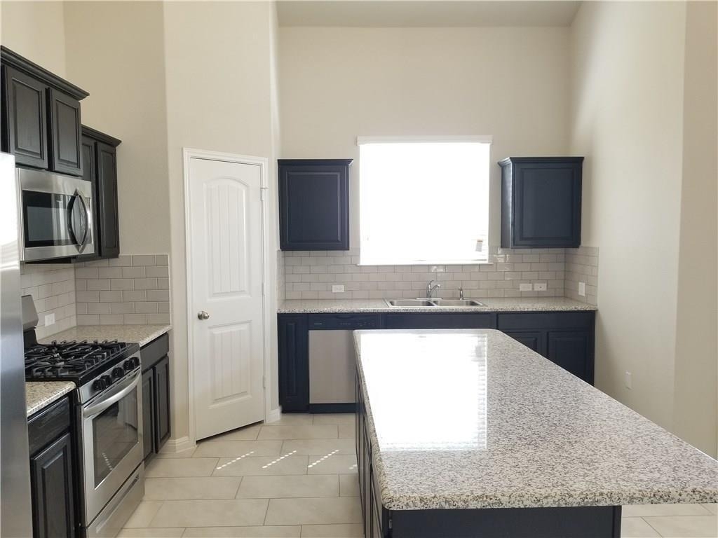 1024 Peregrine Way - Photo 8