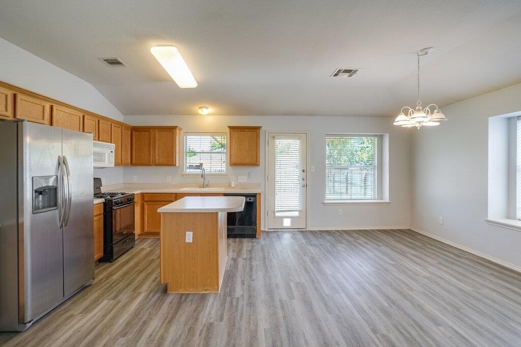 3310 Zinfandel Ln - Photo 3