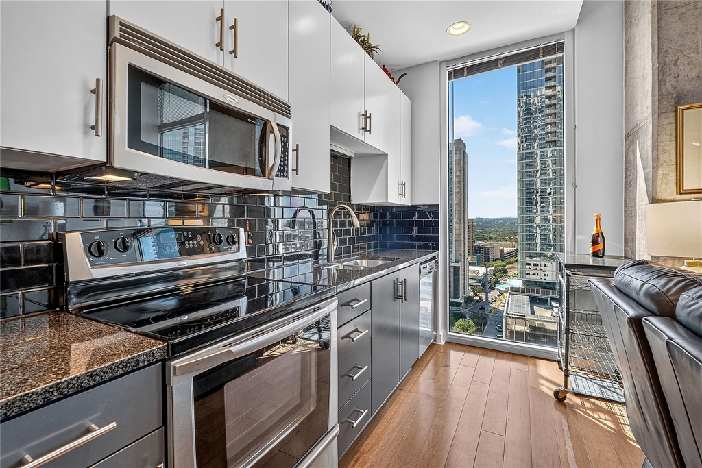 360 Nueces St - Photo 9