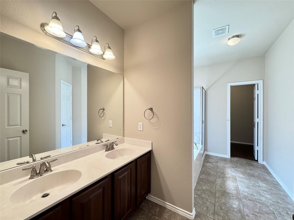 1912 Golden Arrow Ave - Photo 7