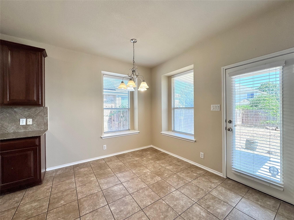 1912 Golden Arrow Ave - Photo 5