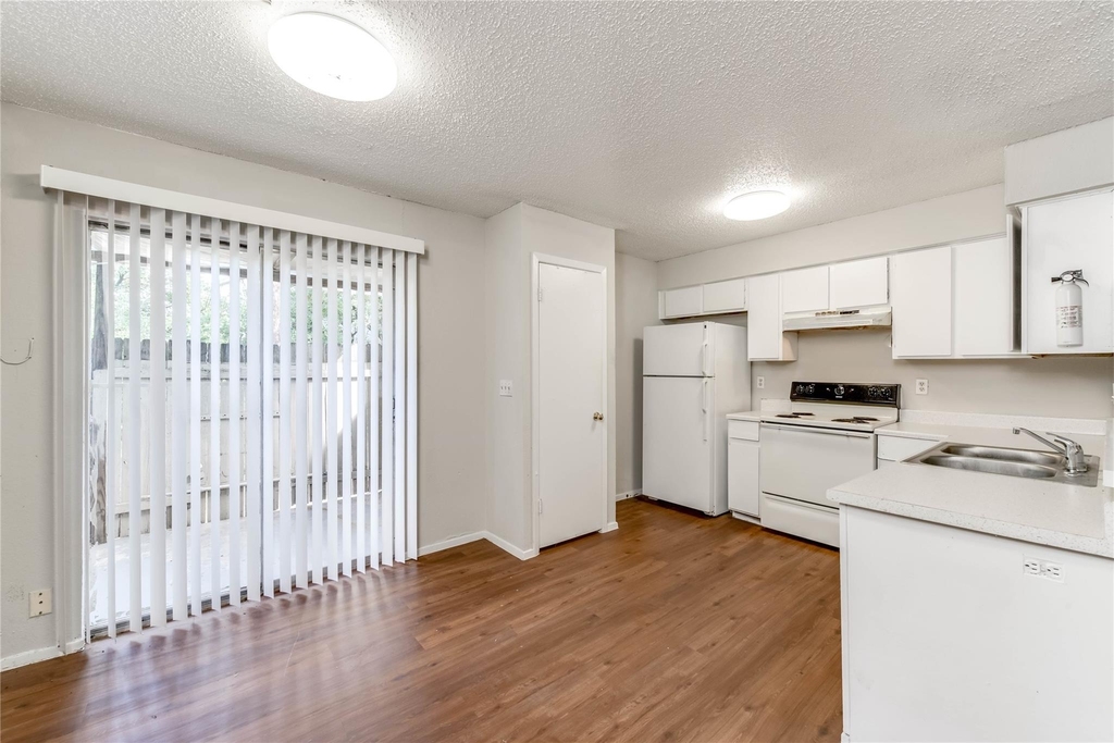11907 Alpheus Ave - Photo 6