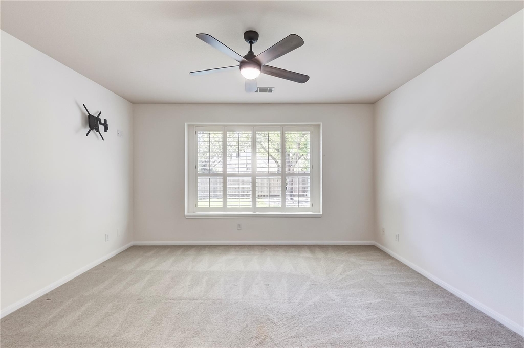 15617 Pumpkin Ridge Dr - Photo 18