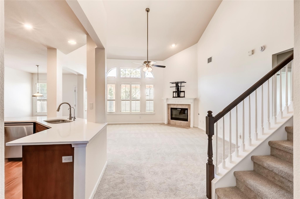 15617 Pumpkin Ridge Dr - Photo 5